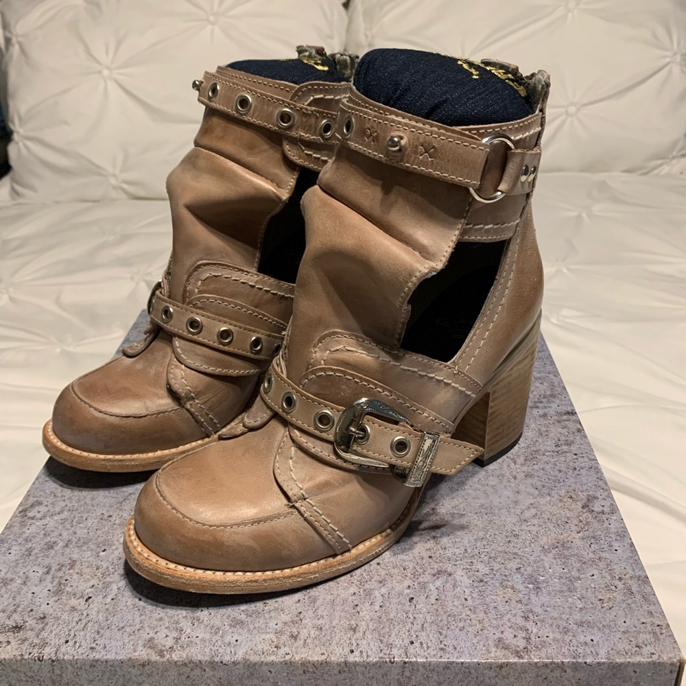 Freebirds by Steven Sonoma boots, Taupe distressed leather.